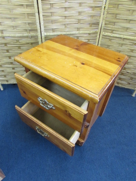 2 MATCHING NIGHTSTANDS IN KNOTTY PINE