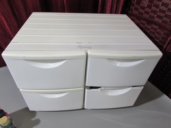 CRAFTERS LOT WITH 4-DRAWER ORGANIZER