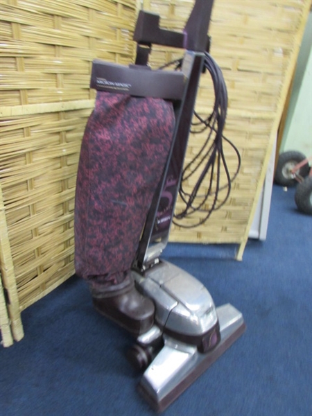 KIRBY G5 VACUUM CLEANER WITH ATTACHMENTS & BAGS