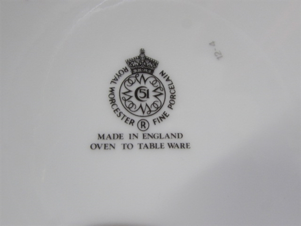 ROYAL WORCESTER FINE PORCELAIN OVENWARE