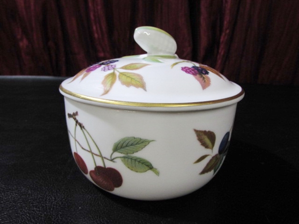 ROYAL WORCESTER FINE PORCELAIN OVENWARE