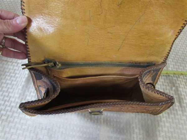 VINTAGE LEATHER TOOLED CLUTCH PURSE