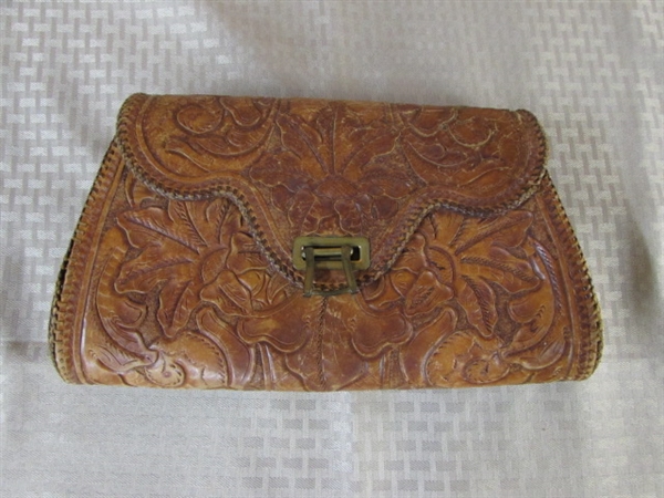 VINTAGE LEATHER TOOLED CLUTCH PURSE