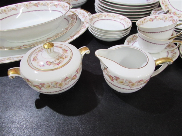 OCCUPIED JAPAN HARTFORD NARUMI CHINA DINNERWARE SET