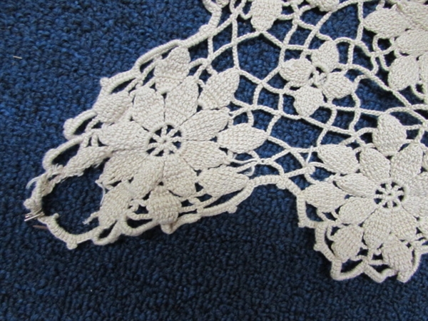 VINTAGE/ANTIQUE CROCHETED TABLECLOTH