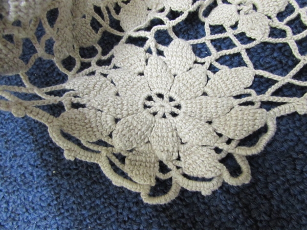 VINTAGE/ANTIQUE CROCHETED TABLECLOTH