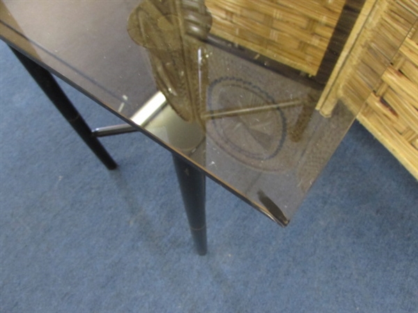 SMALL WOOD TABLE WITH GLASS TOP