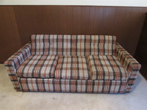 VINTAGE 1970'S HIDE-A-BED SOFA *LOCATED OFF-SITE #2*