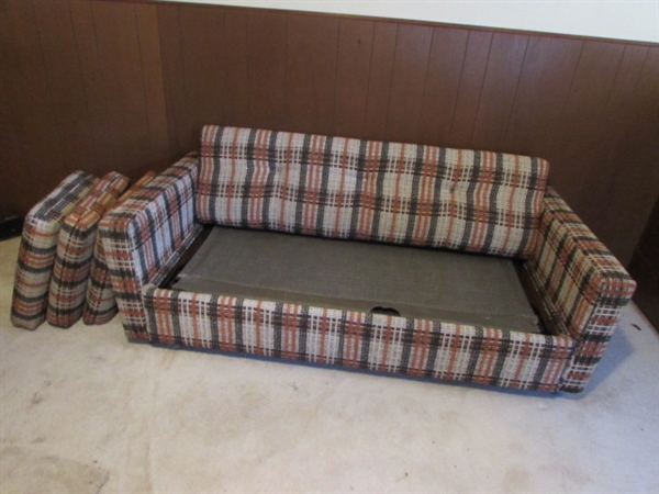 VINTAGE 1970'S HIDE-A-BED SOFA *LOCATED OFF-SITE #2*