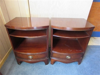 A PAIR OF ANTIQUE MAHOGANY NIGHTSTANDS THAT MATCH THE DRESSER IN LOT #16 *LOCATED OFF-SITE #2*