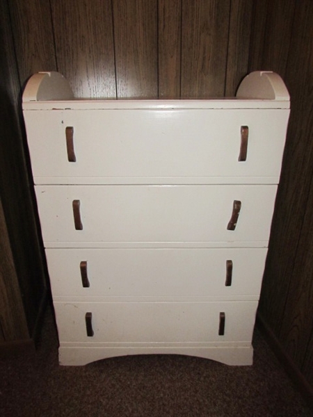 4 DRAWER WOOD DRESSER THAT MATCHES LOT #36 *LOCATED OFF-SITE #2*