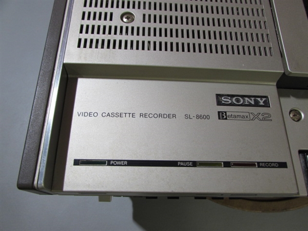 VINTAGE SONY BETAMAX VIDEO CASSETTE RECORDER