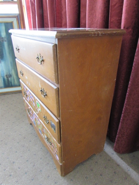 VINTAGE SOLID WOOD 4 DRAWER DRESSER WITH DOVETAIL DRAWERS