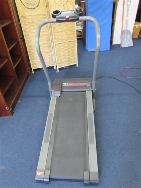 WESLO CADENCE DL3 TREADMILL