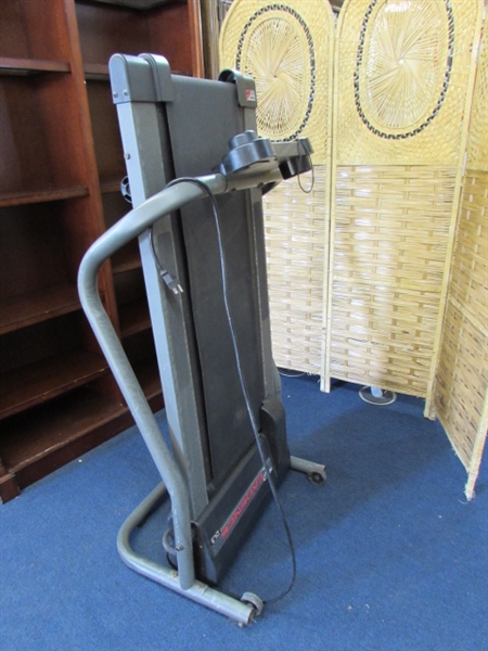 WESLO CADENCE DL3 TREADMILL