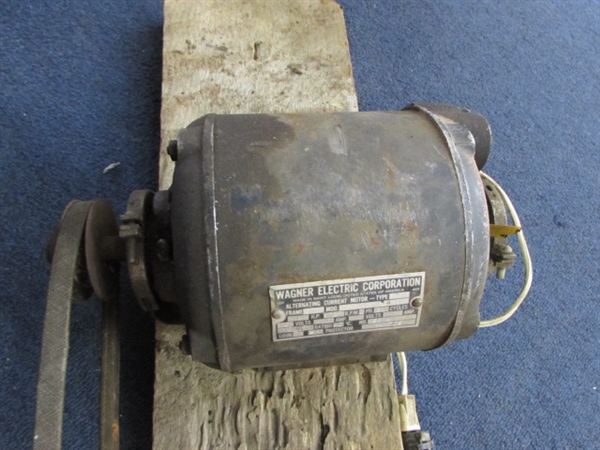 VINTAGE BEAVER PLANER