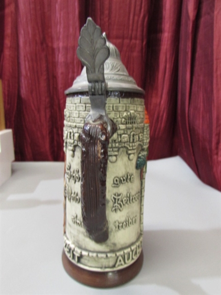 VINTAGE COLLECTIBLE LIQUOR BOTTLES & MORE