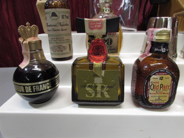 VINTAGE COLLECTIBLE LIQUOR BOTTLES & MORE