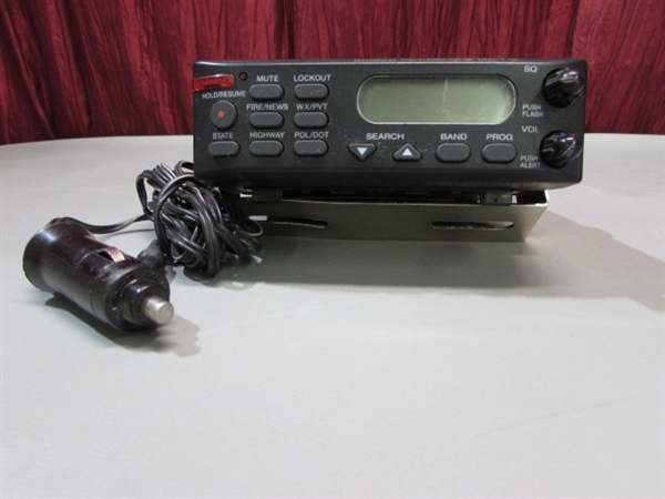 UNIDEN SCANNER AND AM RADIO HEADPHONES