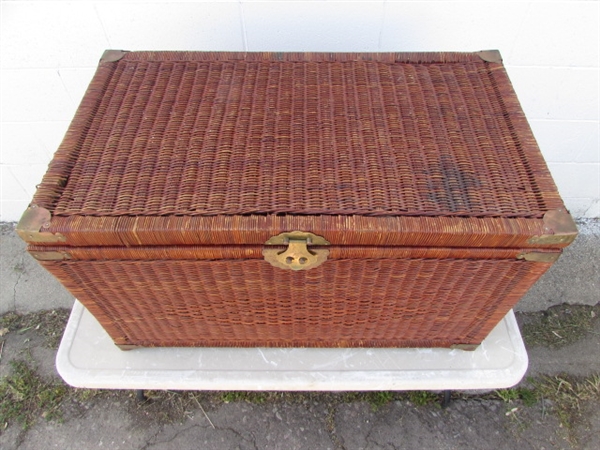 LARGE WICKER CHEST