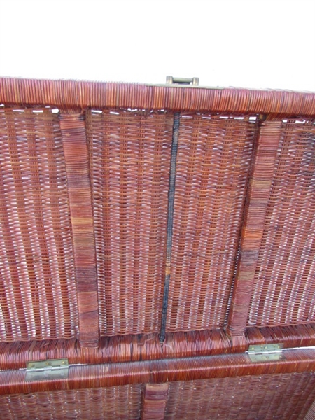 LARGE WICKER CHEST