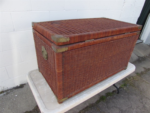 LARGE WICKER CHEST