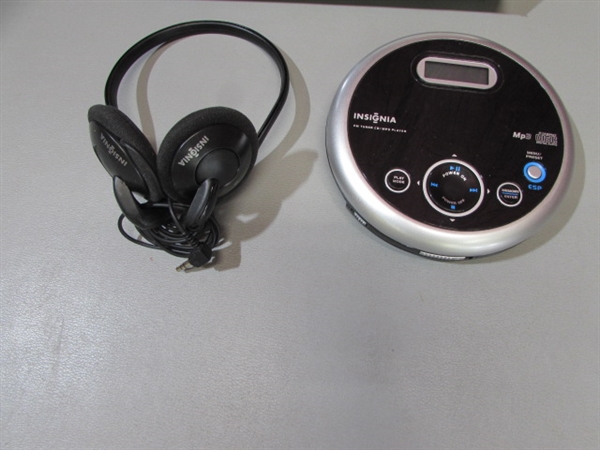 INSIGNIA FM TUNER/CD/MP3 PLAYER & ANKLE WEIGHTS