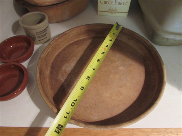 CLAY CHICKEN ROASTER, BREAD PAN WITH LID, PIE PLATE & MORE