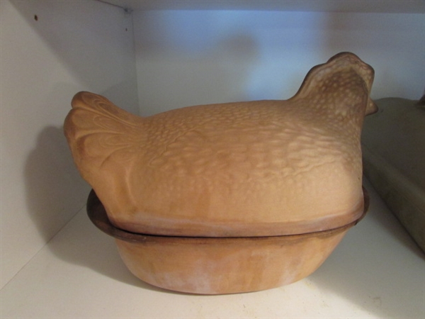 CLAY CHICKEN ROASTER, BREAD PAN WITH LID, PIE PLATE & MORE