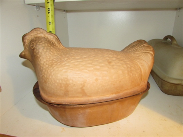 CLAY CHICKEN ROASTER, BREAD PAN WITH LID, PIE PLATE & MORE