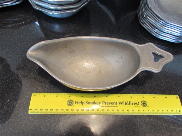 LARGE COLLECTION OF WILTON ALUMINUM WARE