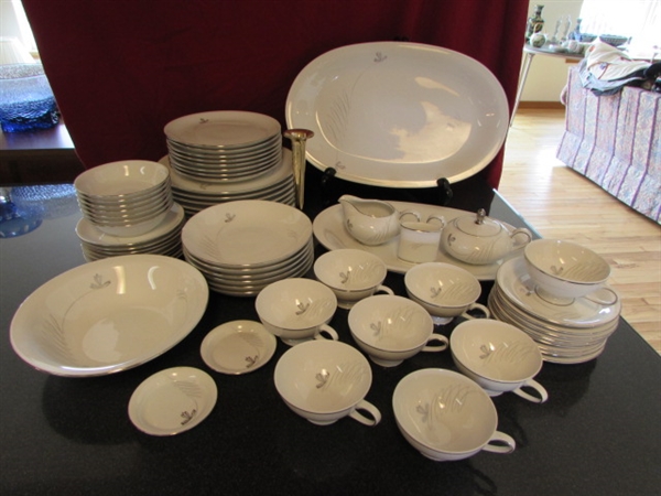 GERMAN CHINA SET - CAPRICE BY TREASURE CHEST