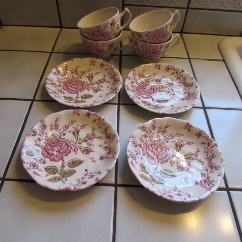 VINTAGE ROSE CHINTZ DINNERWARE