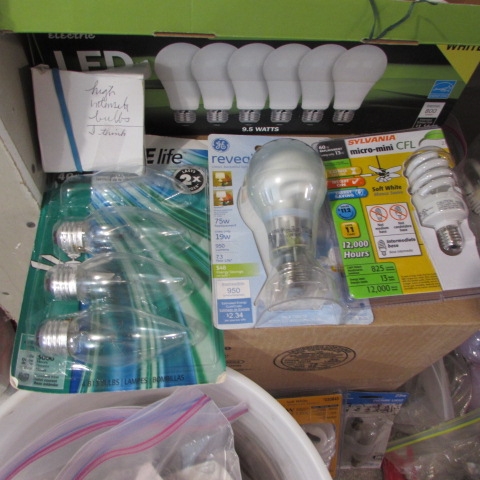 LIGHT UP YOUR WORLD WITH THIS LOT OF LIGHT BULBS!