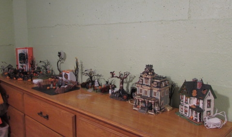 DEPT 56 HALLOWEEN VILLAGE COLLECTION