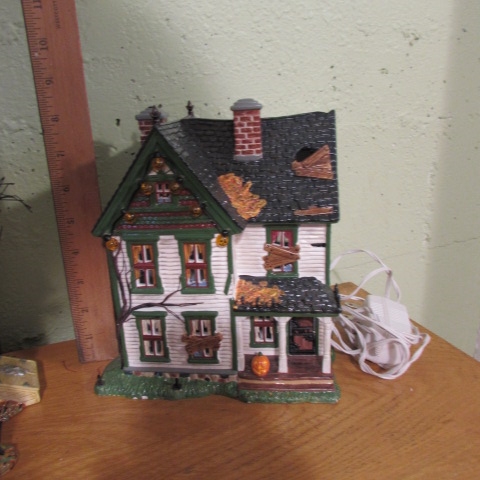 DEPT 56 HALLOWEEN VILLAGE COLLECTION