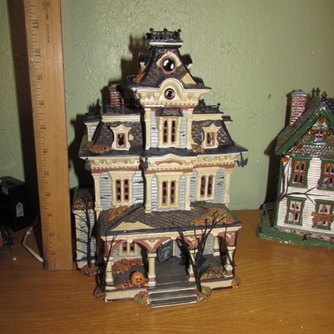 DEPT 56 HALLOWEEN VILLAGE COLLECTION