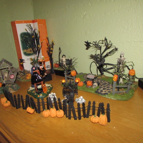 DEPT 56 HALLOWEEN VILLAGE COLLECTION