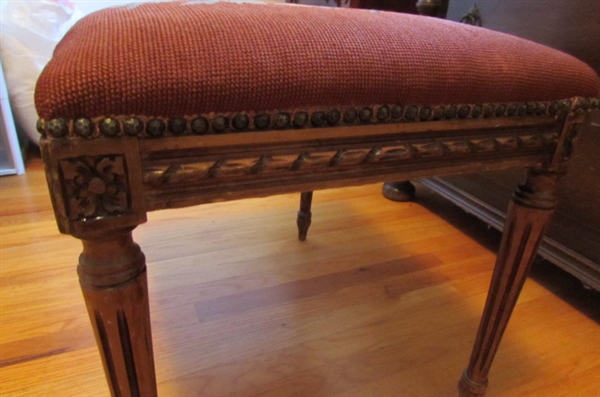 VINTAGE NEEDLEPOINT STOOL