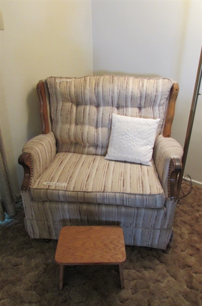 EXTRA WIDE ROCKING CHAIR