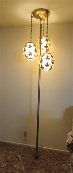 MID CENTURY 3 LIGHT POLE LAMP