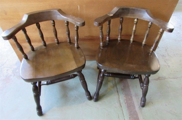 2 SOLID WOOD CHAIRS, ROUND CHECKERBOARD/CHESS TABLE & RECTANGULAR TABLE