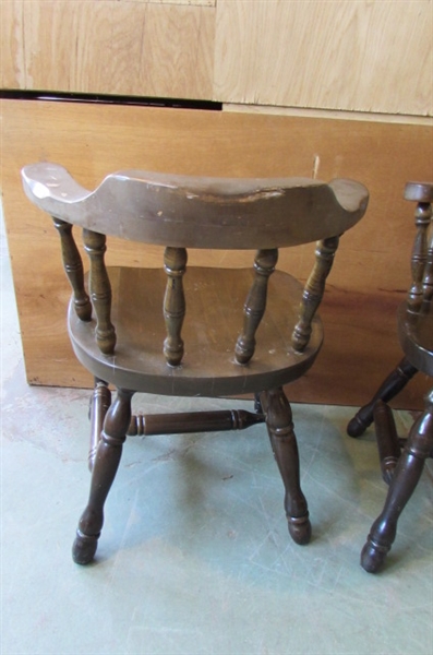 2 SOLID WOOD CHAIRS, ROUND CHECKERBOARD/CHESS TABLE & RECTANGULAR TABLE