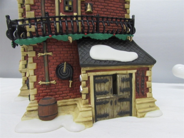 DEPT 56 DICKENS VILLAGE - ASHWICK LANE HOSE & LADDER FIREHOUSE WITH HORSE DRAWN WAGON & FIGURINES