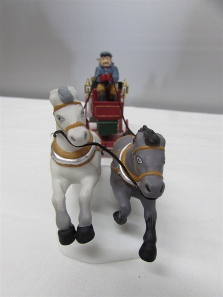 DEPT 56 DICKENS VILLAGE - ASHWICK LANE HOSE & LADDER FIREHOUSE WITH HORSE DRAWN WAGON & FIGURINES