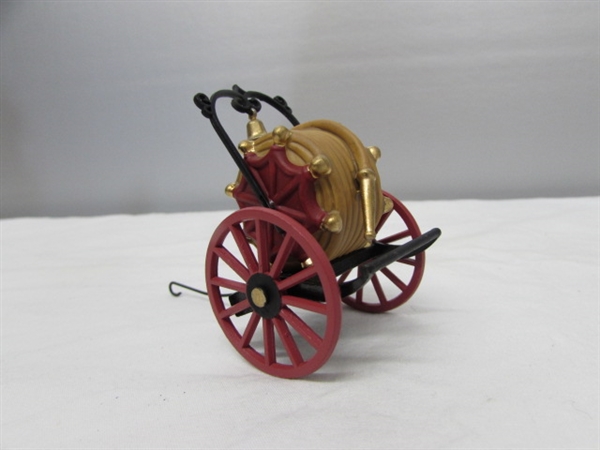 DEPT 56 DICKENS VILLAGE - ASHWICK LANE HOSE & LADDER FIREHOUSE WITH HORSE DRAWN WAGON & FIGURINES