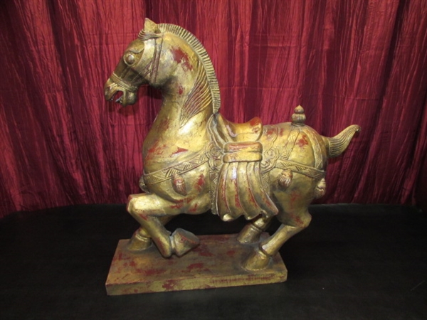 LARGE ROMAN HORSE STATUE