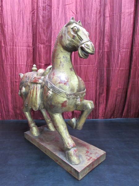 LARGE ROMAN HORSE STATUE