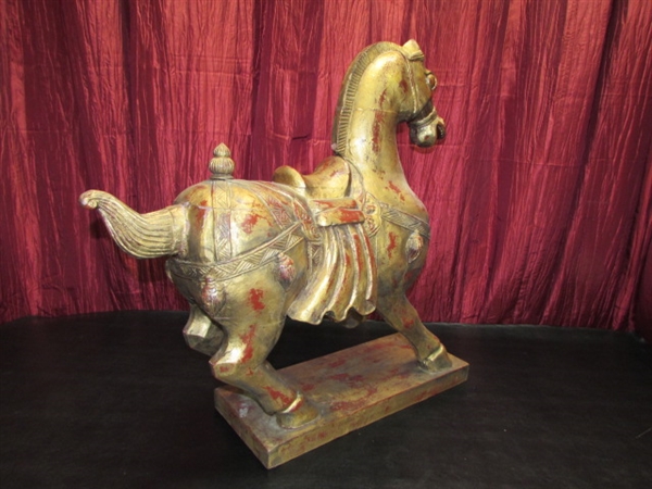 LARGE ROMAN HORSE STATUE