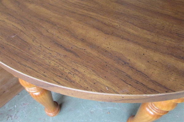 SMALL ROUND WOOD TABLE WITH TURNED LEGS